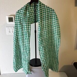 Gap Women's Green & White Houndstooth Cotton/Wool Blend Scarf